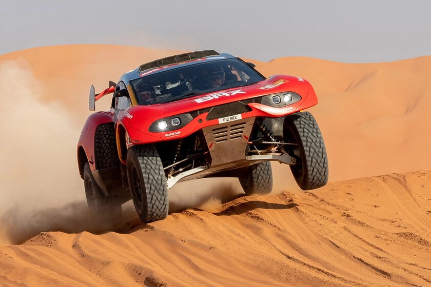 kjrepuestos's tweet photo. ¡Qué coraje! Sébastien Loeb logra su quinta victoria de etapa consecutiva y ya es segundo del Dakar https://t.co/SvkCGJ4Nu8 https://t.co/FBDGgEPhtS