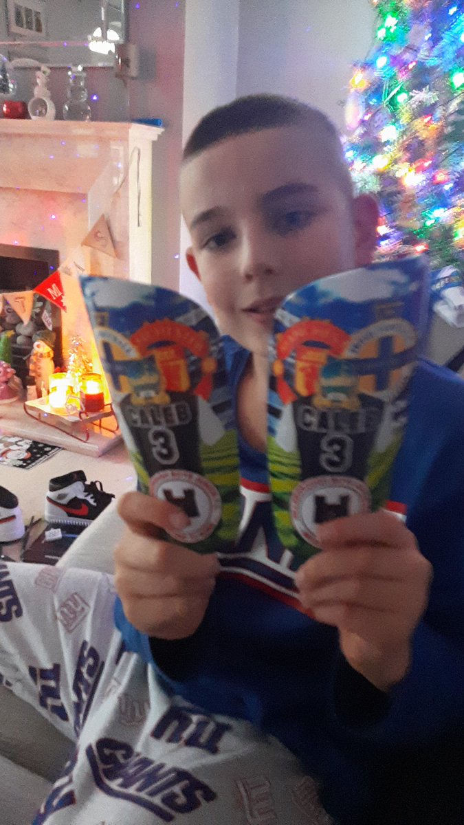 huperhogan's tweet image. Now that I can comfortably share, big shout out to @AWCustomShinpad for helping Santa bring Caleb a cracking new pair of shinpads! He loves them and would highly recommend to any1 else ⚽️👏