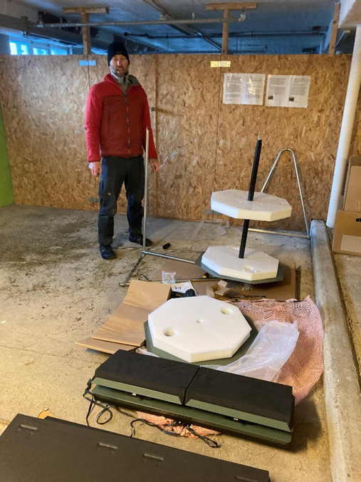 MariGre04385907's tweet photo. Mesoscale composting of algae fiber is proceeding at #Norsøk (Norway). Our PhD student Joshua Cabell is testing a insulated compost container with algae fiber with high N content provided by Algea. Thanks to Nurahmed, CRISPR-expert who assists us in the practical work #MARIGREEN https://t.co/L1zzq1vBms