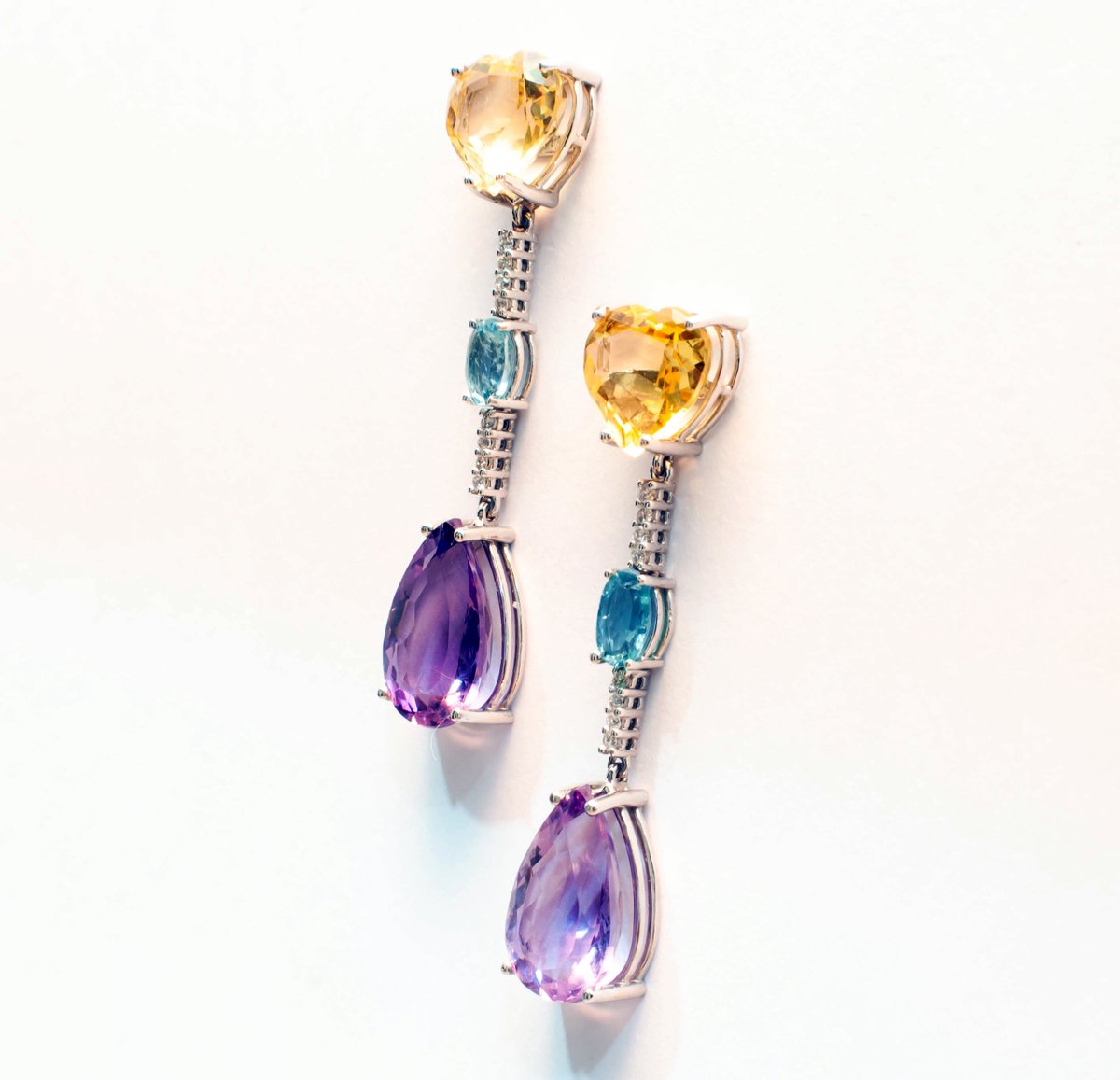 jordanjoyeros's tweet photo. Cuore d'amore
#JordanJoyeros #diseñadores #joyeria #fabricantes #gemologos #pendientes #earrings #turmalinaazul #topacioamarillo #amatista #oro #gold #diamante  #diamonds #diseñamosparati #wedesignforyou
https://t.co/Xy6SvDCebO https://t.co/9oOJz5YFOk