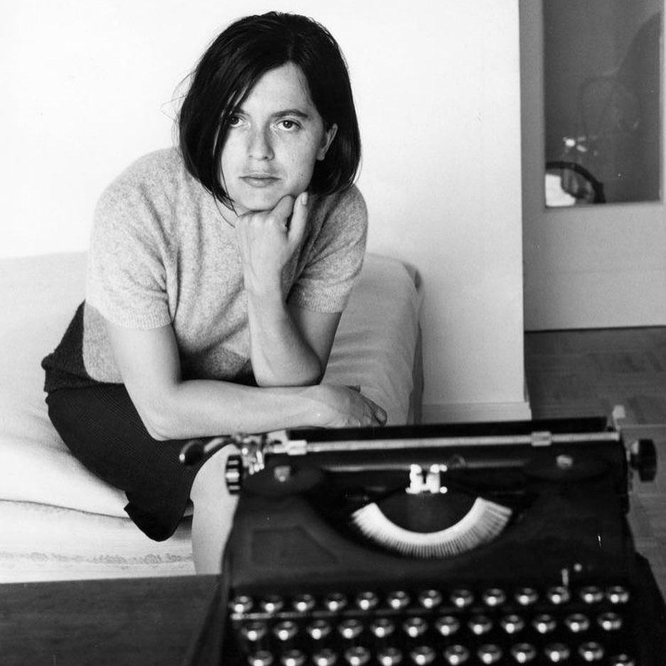 mujeresbacanas's tweet photo. Doctora en lingüística, escritora, poeta y activista francesa, Monique Wittig es una de las precursoras del feminismo materialista en su país. Considerada autora pionera de la teoría queer, hizo aportes fundamentales al lesbofeminismo.
#citasmujeresbacanas https://t.co/rlU9fkGKNt