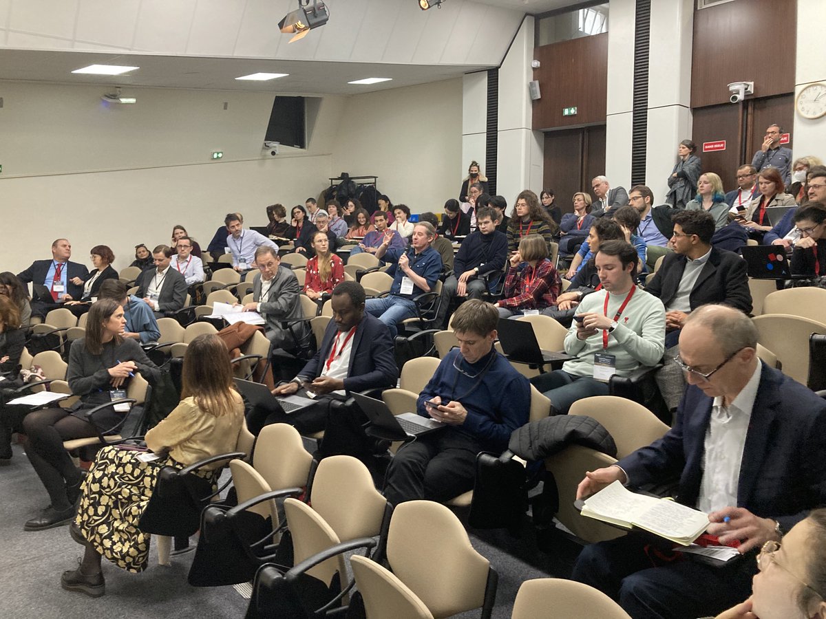 GoodIntech1's tweet photo. A lot of interactions around the round table with Prabhat Agrawal, Celene Craig, Jan Gerlach, Frédéric Bokobza, and Clement Wolf about the European dynamics of DSA. Moderator: Séverine Dusollier  #GoodinTech #ContentModeration #DSA https://t.co/p2inErW4MC