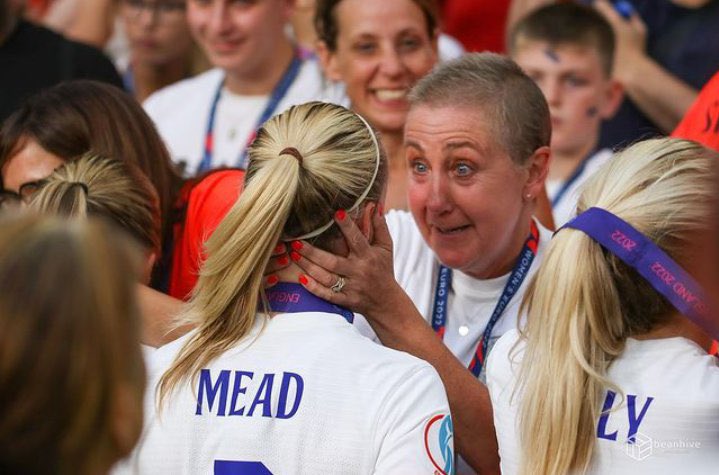 Beth Mead MBE tweet media