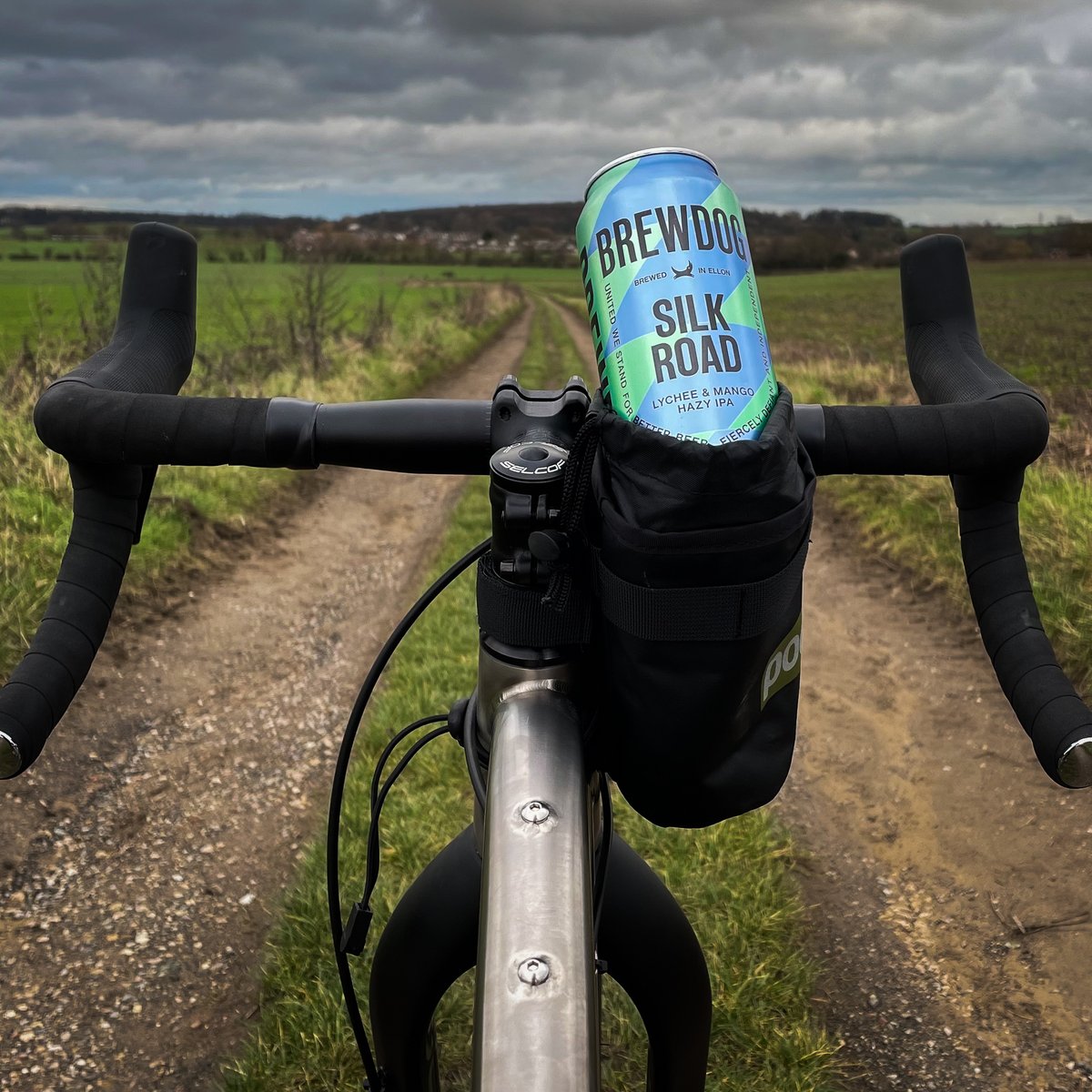 The Titus Silk Road and the @BrewDog Silk Road...the perfect beer for the perfect titanium adventure bike (Warning: our Silk Road is made from Titanium - not Gold!) #PlanetXBikes #Brewdogbeer #TitaniumBikes #AdventureBikes