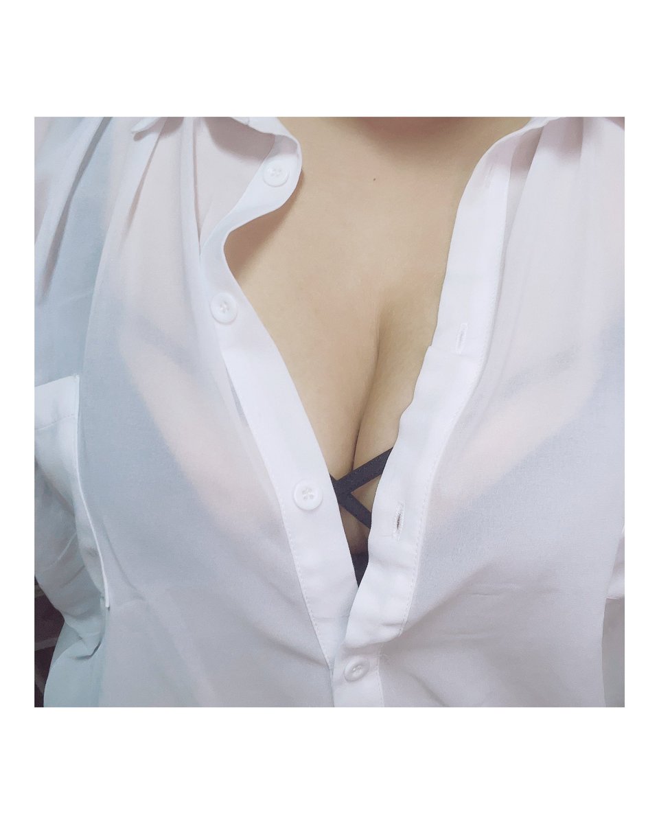 買了件太透ㄉ襯衫
只能在床上穿ㄉ那種🥵 https://t.co/qN3Dwkoa7V