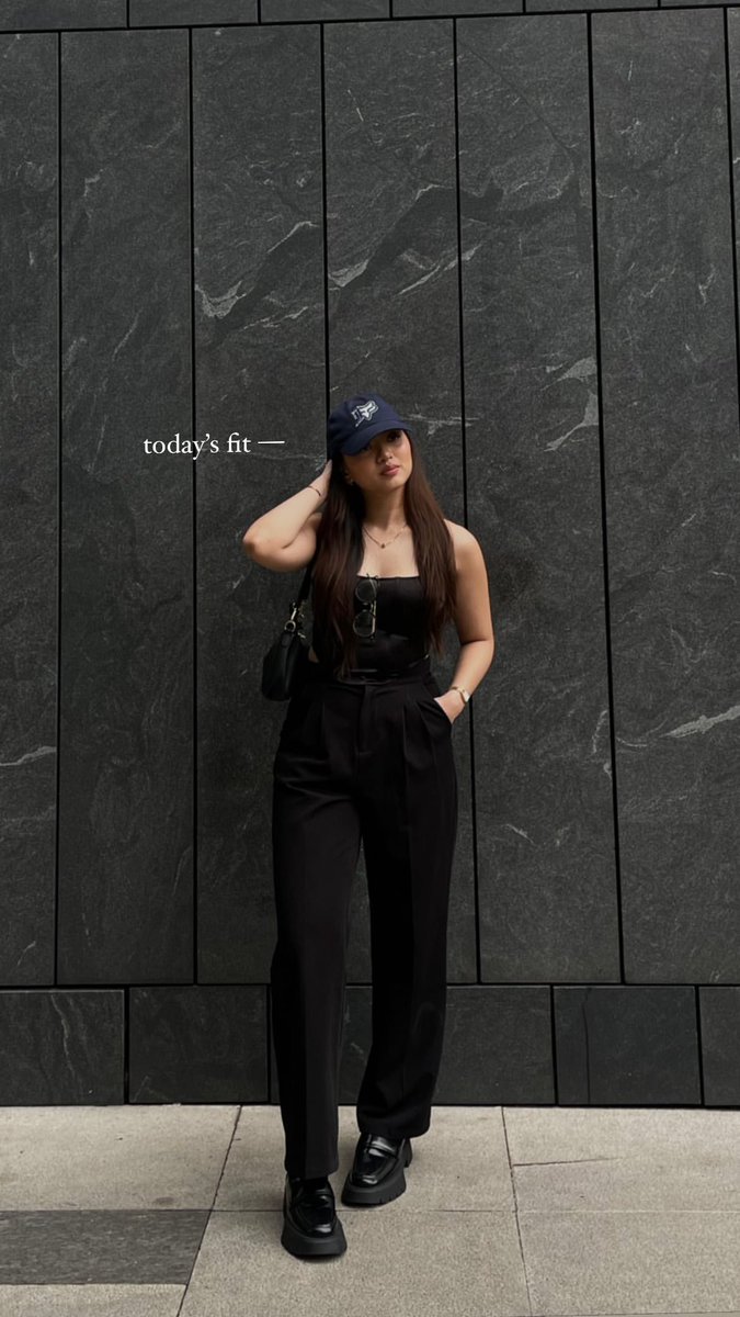 Her fit tho 🧎🏻‍♀️🔥