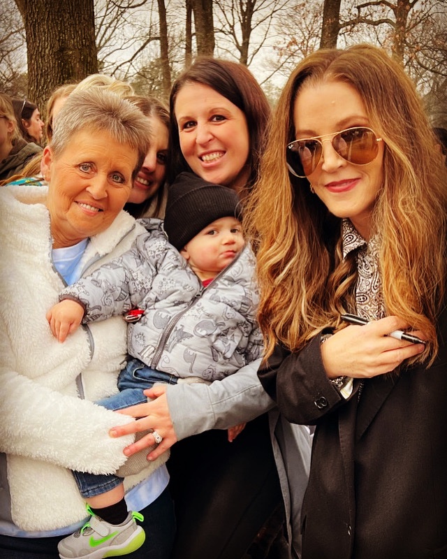 MrsScott2017's tweet photo. Rest easy @LisaPresley 🫶🏻 may you finally have peace #LisaMariePresley https://t.co/n9XoIp7qhm