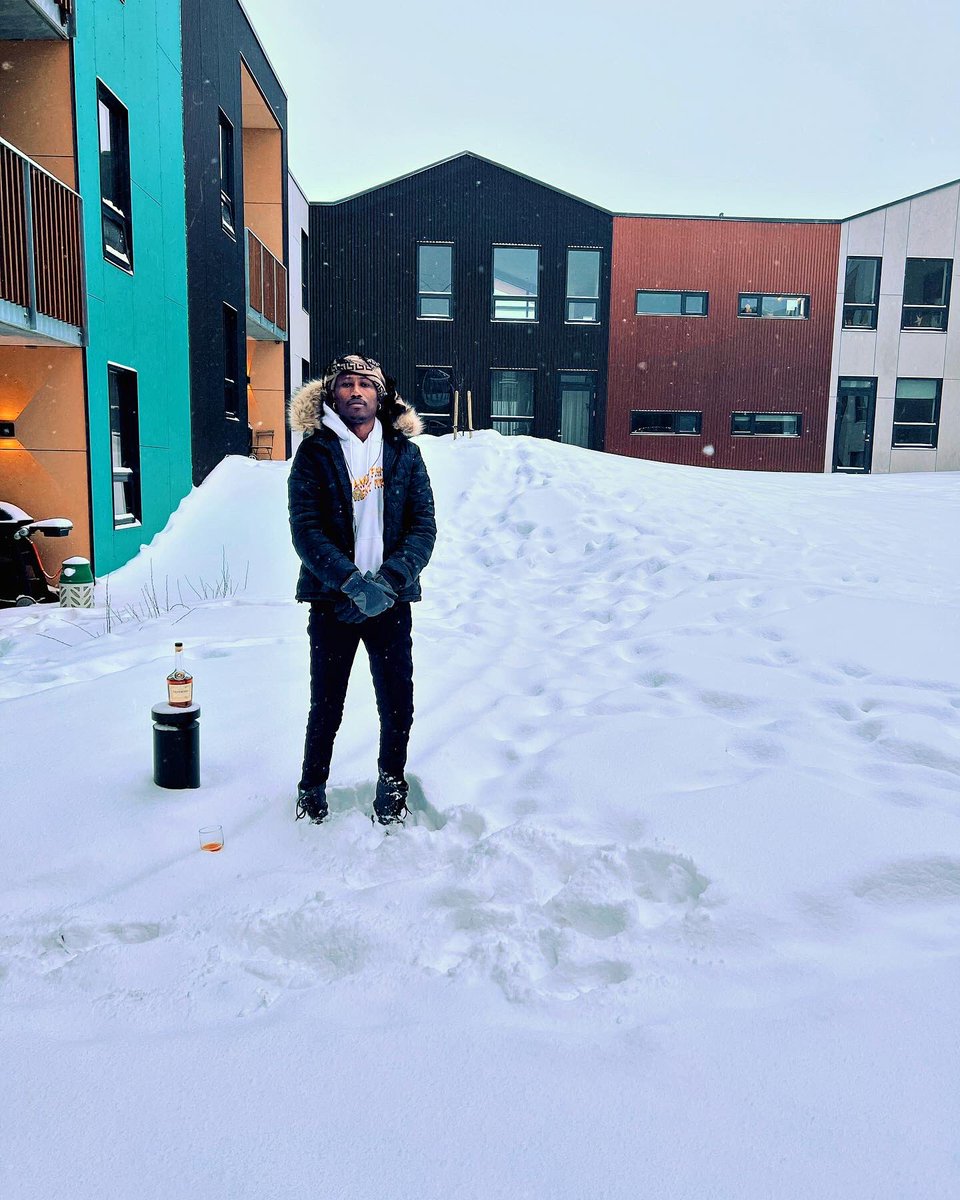 OCTOPIZZO's tweet image. There’s a lot of them and only 1 me.

#vsop #HennessyKe

Not for sale for persons under the age of 18 yrs Old.
Drink responsibly.

#DON 🐐