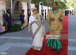 In memoriam: a most magnificent sari 🥻 was folded today.  The elegant, monumental, sometimes imperious, always super-nova Speaker and journalist Frene Ginwala has died. What a life; what a legacy. Rest softly and rise in power, Madam Speaker. 🇿🇦✊🏾