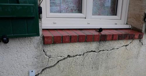 Aumf72's tweet photo. https://t.co/3vY3kvRzqR...
Hier soir, Jeudi 12/01, a été diffusé un reportage sur les maisons fissurées en France.
Des sarthois et le Maire de Saint-Georges-de-la-Couée s'expriment
#maisonsfissurées #france #sarthe #fissurations #retraitgonflement #rga https://t.co/O6dTvQHVGk