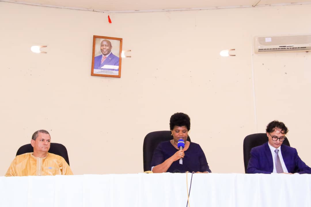 msp_burundi's tweet image. Le @mspls_bdi Dr #Sylvie #NZEYIMANA préside ce 13/1/2023, une réunion du Cadre de Concertation des Partenaires pour la Santé et le Développement (#CPSD).
Le @mspls_bdi était entouré par un délégué de l&apos;@UEauBurundi, chef de file des partenaires et le Représentant de @WhoBurundi.