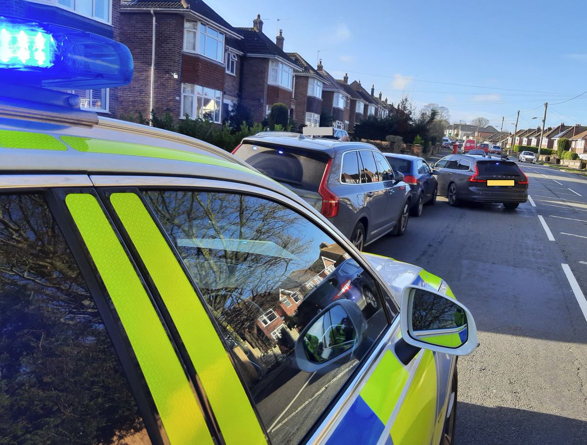 ASPRoadSafety's tweet photo. Pre-emptive tactics deployed with 1 vehicle stung in #Yeovil following intel that the driver was disqualified & wanted. However, a different driver behind the wheel this time who was still driving otherwise in accordance with their license! Offence dealt with #RoadsPolicing #TST3 https://t.co/5znZHsChZH