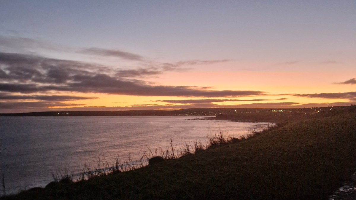 CaithnessGal's tweet photo. This mornings walk along the coastal path to thurso #caithness #coast #FarNorth @VisitScotland @FarnorthScot @CaithnessGal https://t.co/rFFQvKgnsw