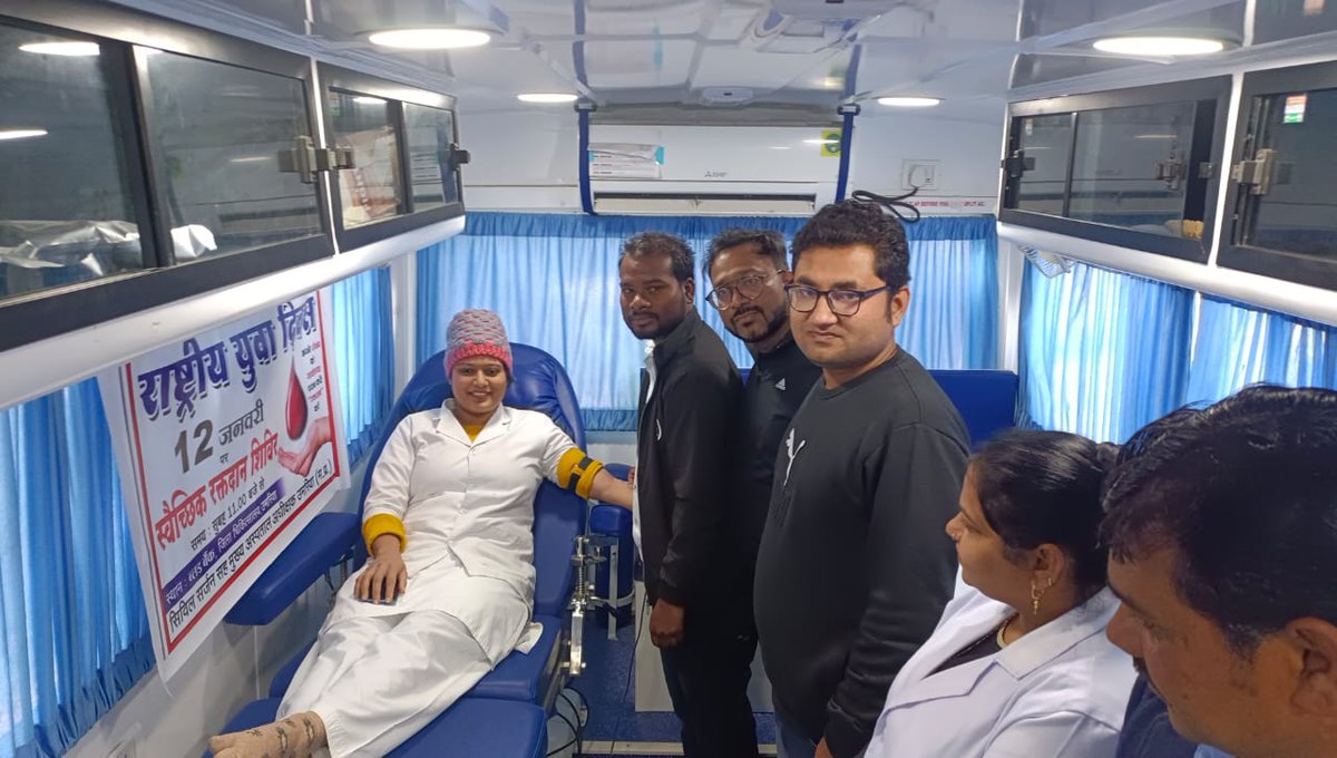 HwcModel's tweet photo. #Blood donation camp conducted in Umaria district with a chain of motivation by the Community Health Officer to the community for being a responsible youth #NationalYouthDay2023 #MadhyaPradesh #healthcare #empoweringyouth #HWC2023 #community #social https://t.co/6J9tN0y2hS