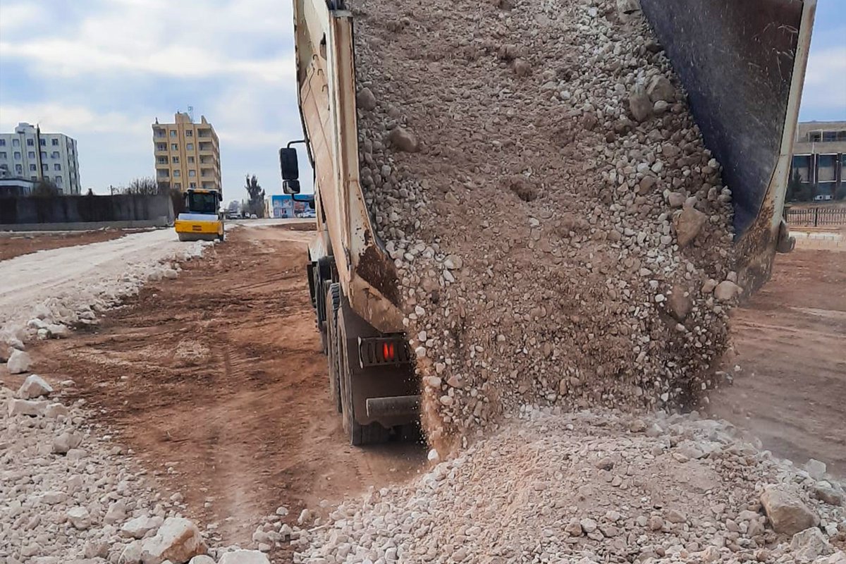 yalcinkayamehmt's tweet image. Engelleri birlikte aşıyoruz...

📍 Adnan Menderes Mahallemizde (Devlet Hastanesi arkası) ikamet eden #engeli vatandaşımızın isteğine duyarsız kalmayarak, talep ettiği yolu tamamladık.🚧

Hayırlı olmasını diliyorum.
@Akparti @RTErdogan @aysesula @abdkirikci