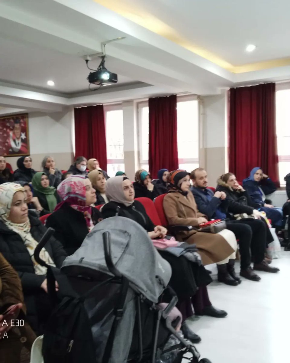 Veli Akademileri kapsamında ilçemiz Ali Başaran Aile Sağlığı Merkezi Sorumlu Hekimi Dr. Fatih Eren'den 'Sağlıklı Yaşam - Sağlıklı Beslenme' konuları dinledik. Teşekkür ederiz. <a href="/MslmYldz54/">Müslüm Yıldız</a> @ist_veliakademi <a href="/gopmem/">Gaziosmanpaşa İlçe Millî Eğitim Müdürlüğü</a> <a href="/YUSUFUZANTI/">Yusuf UZANTI</a>