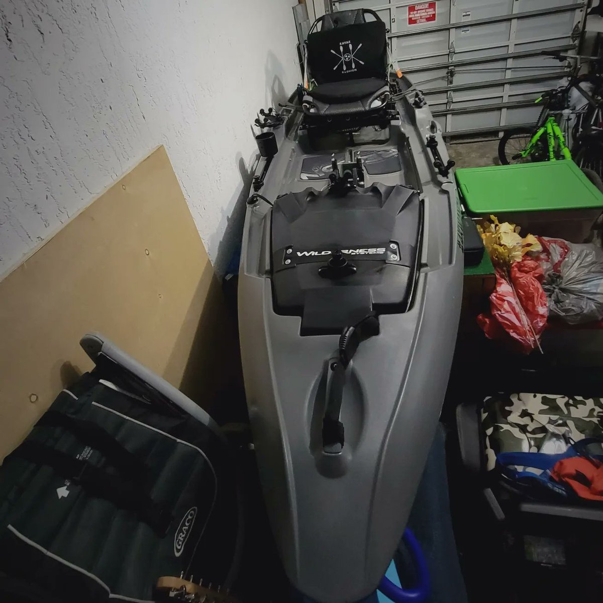 NicholasBeltr17's tweet image. Just finished stripping out all the accessories I've added on the Recon an order to film some content showing my thoughts for the year using it. Wow how fast the year went lol 😆 
#recon120HD #recon120 #kayaking #kayaks #kayaklife #wildyfishing #teamwildy #kayakfishing