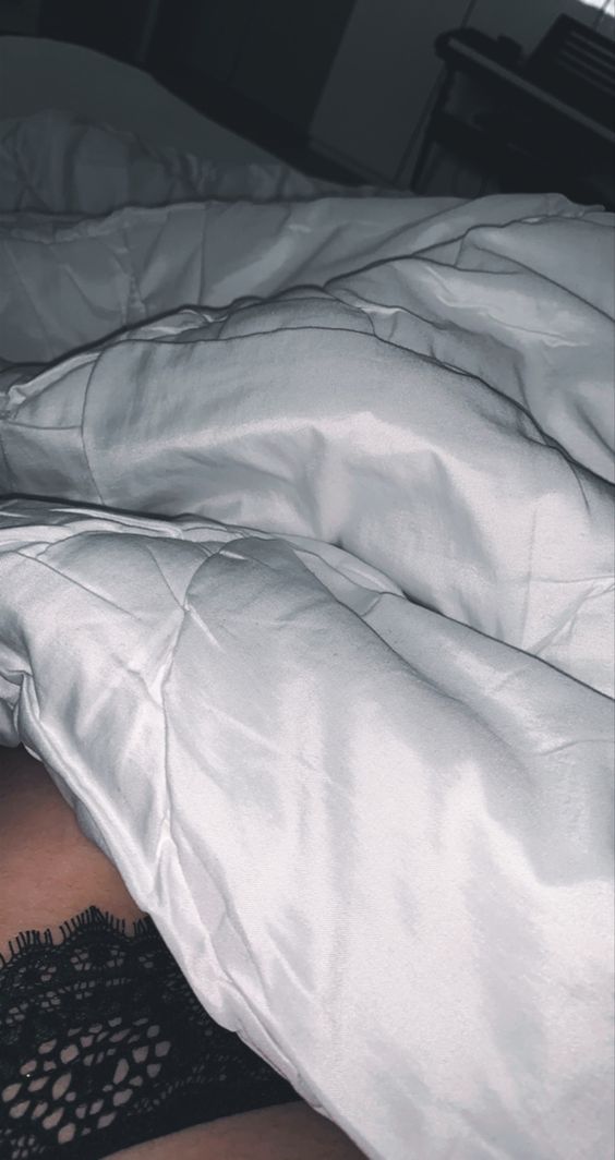 AssumeranWriter's tweet image. Layin in bed while earning, best feeling.