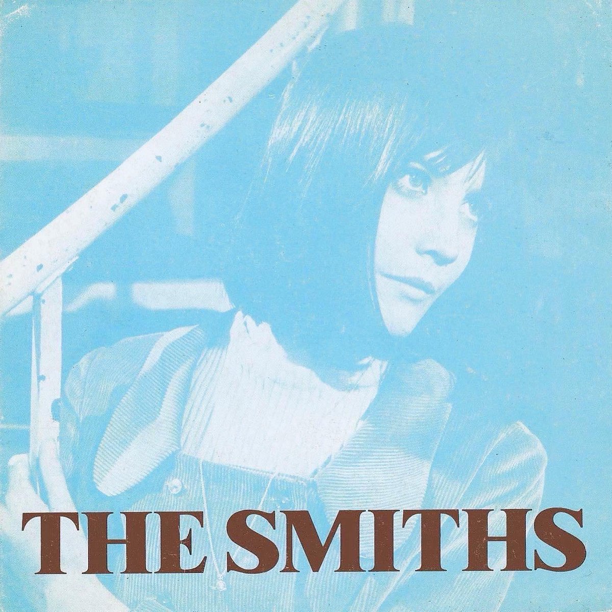 Happy anniversary to The Smiths single, “There Is A Light That Never Goes Out”. Released in France this month in 1987 (and later released in the U.K. in October 1992). #thesmiths #morrissey #johnnymarr #thereisalightthatnevergoesout #thequeenisdead