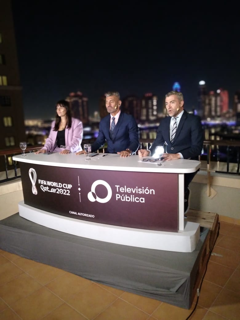OKGoyco90's tweet photo. Qué gran trabajo en equipo hicimos en Qatar con @tv_publica 🙌🏽  Acá nos agarraron en pleno programa con @miguelosovi y @loladelcarril 📺 
No quiero dejar de mencionar a @giraltpablo, @Angelalerena, @sofimmartinez, @matiasmartin, @titifernandez2606 y a toda la producción. Gracias! https://t.co/JsgGAhyM1p