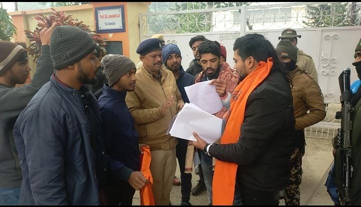 Bihar_ABVP's tweet photo. अख��ल भारतीय विद्यार्थी परिषद, भागलपुर इकाई द्वारा तिलकामांझी विश्वविद्यालय भागलपुर में आयोजित सिंडिकेट बैठक का विरोध प्रदर्शन किया गया। छात्र हित के विभिन्न मांगों को लेकर कुलपत�� व सिंडिकेट सदस्यों को सौंपा ज्ञापन। 

#ABVPForEducation https://t.co/7MQW2tTZG4