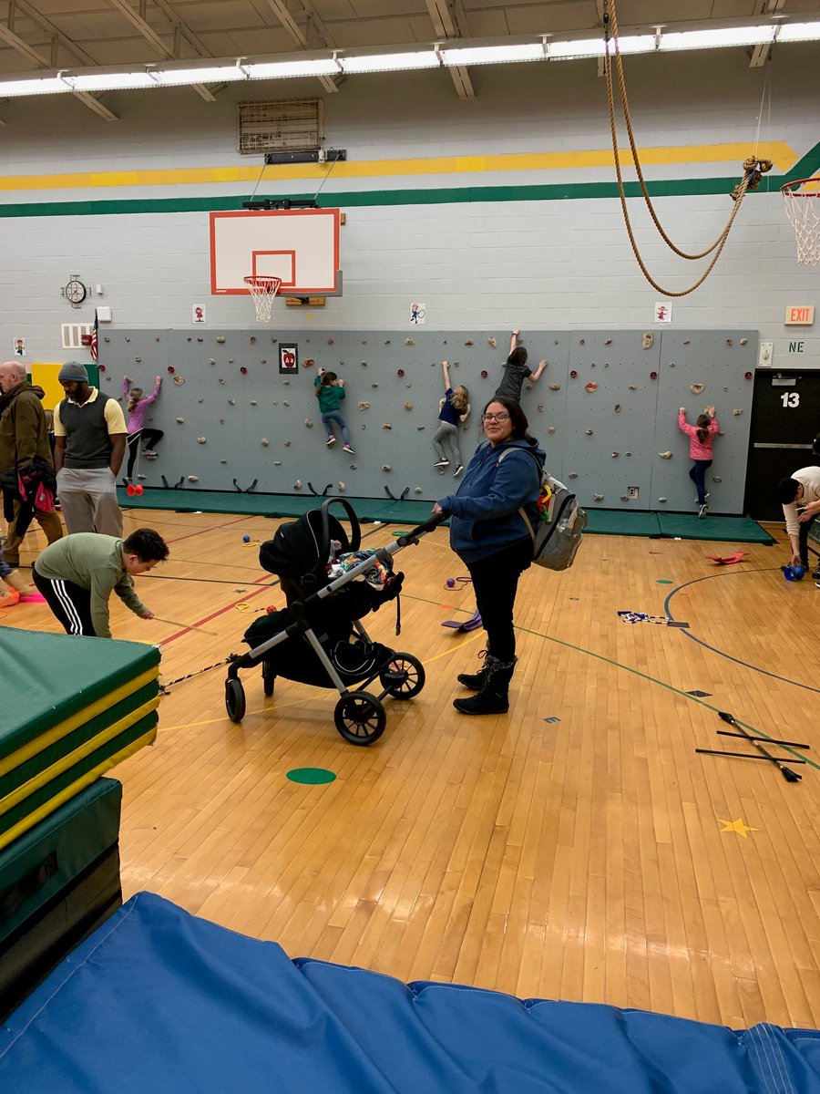 PlankNorthPE's tweet image. #Funforeveryone Family Fun Night @PlankNorthPride