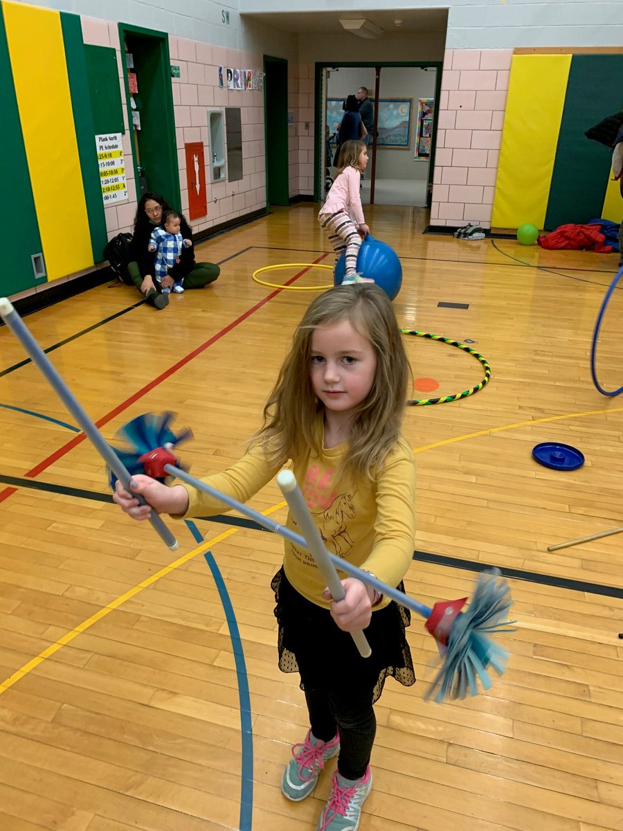 PlankNorthPE's tweet image. #Funforeveryone Family Fun Night @PlankNorthPride