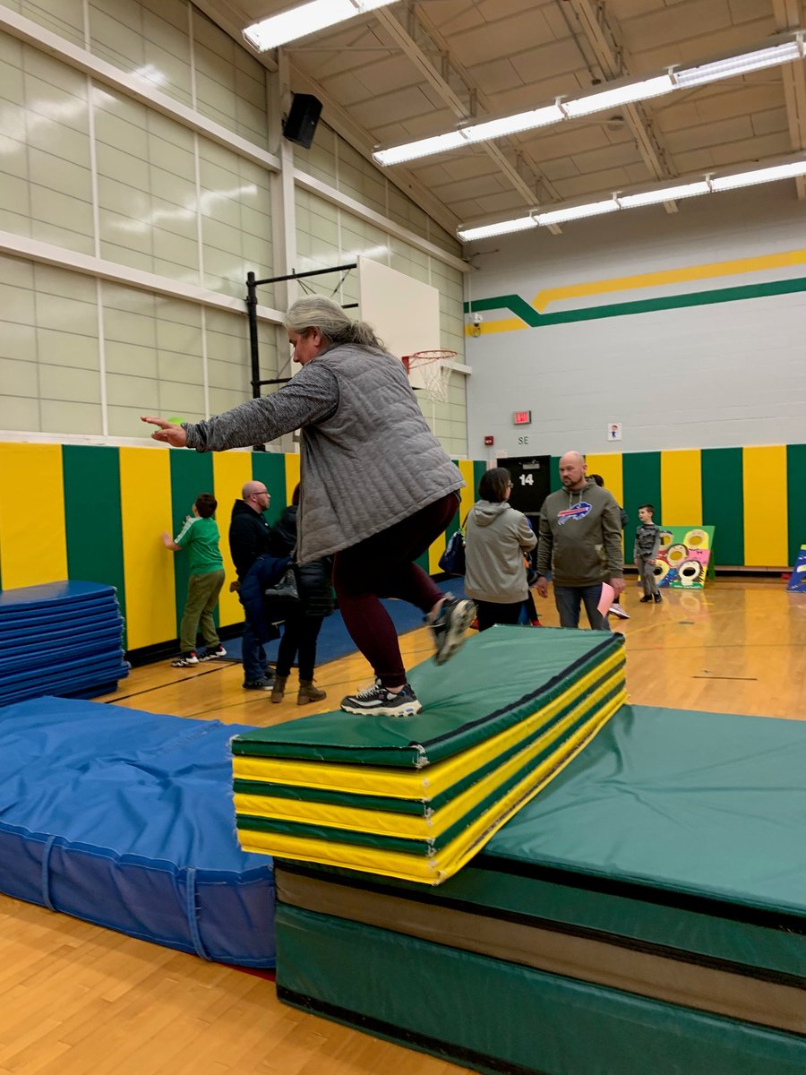 PlankNorthPE's tweet image. #Funforeveryone Family Fun Night @PlankNorthPride