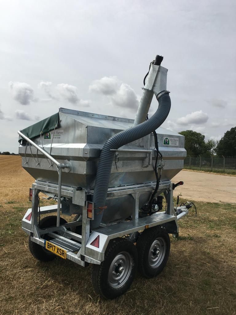 JHarveyEng's tweet photo. We have a 2000kg capacity Auger Hopper Filler available from stock. Perfect for filling game feeders, creep feeders and 3-in-1 feeders. 

Fully road legal, petrol engine, twin axle, fully galvanised. https://t.co/3nPgwzkjGm