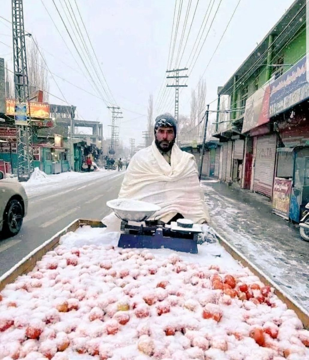 husnamusic's tweet photo. 👈ستا دکعبې په طواف نشته ثواب
واوره خان صيب🙏
ستا د وطن بچی له لوږی مازیګر څملې😭

#MissUniverse #afghanistan #viral #fyp #pashto #dari #iran #VIBE https://t.co/oiV4u3XqzK
