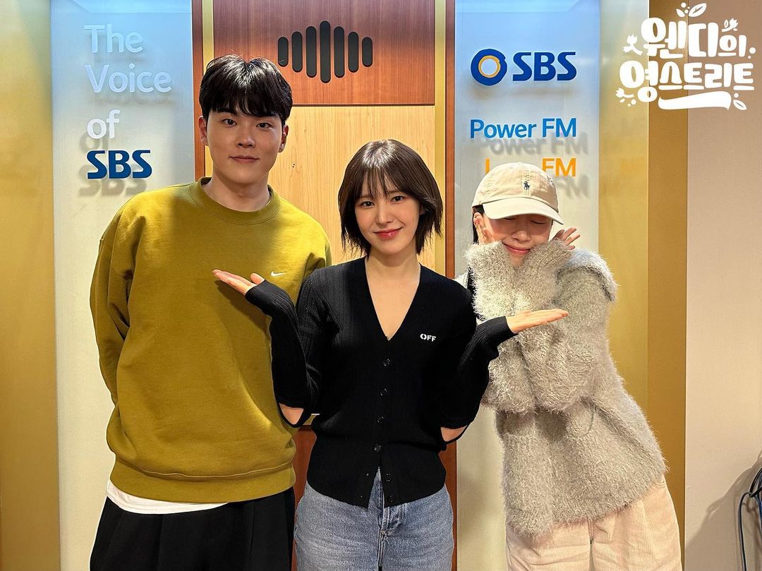 wandj221's tweet photo. 230113 sbsyoungstreet insta update with #WENDY, Lee In Kwon and WJSN Soobin 💙

#AddTheImagination
The new corner of Youngstreet! It was a time to add imagination✨😮 https://t.co/gQH0tyM6u9