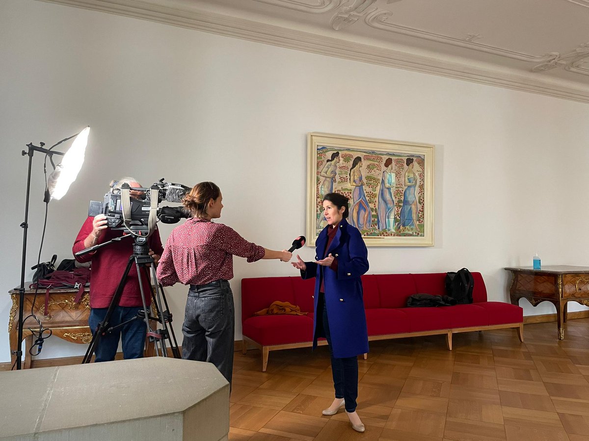 Heute Abend im #ScchweizAktuell auf <a href="/SRF/">SRF</a> <a href="/srfnews/">SRF News</a> 
<a href="/zeilenslam/">Milena Daphinoff</a> berichtet über Vorstoss zu FIFA-Darlehen und wie es nun weiter geht.