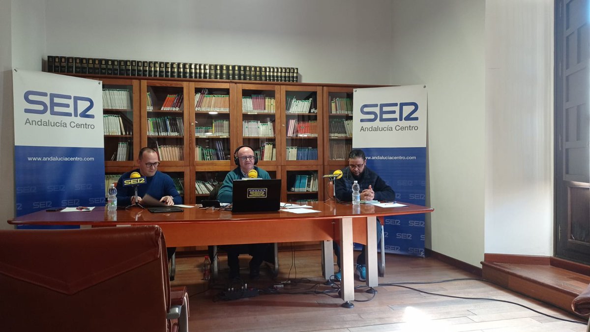 damasco1812's tweet photo. Ha sido un placer participar hoy en @HoyPorHoy @AndaluciaCentro junto con la Asociación Amigos de Europa junto con @javier_moralesc que está dentro del #ProyectoMagic @IEMed_ hablando sobre delitos de odio, islamofobia e islamofobia de género https://t.co/EYje4PIn4z