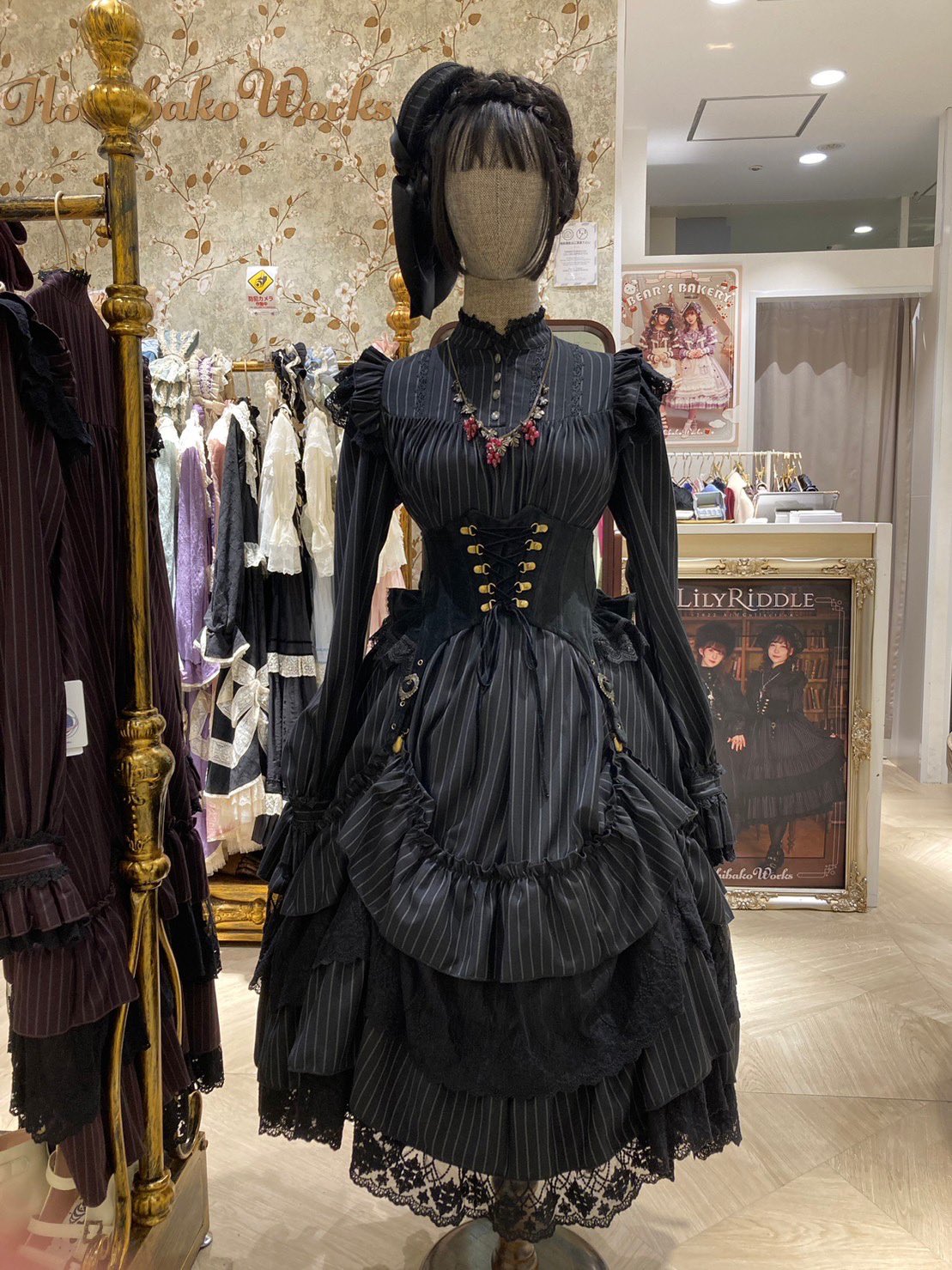 リリィ・リドルケープ 黒 試着のみ星箱Works