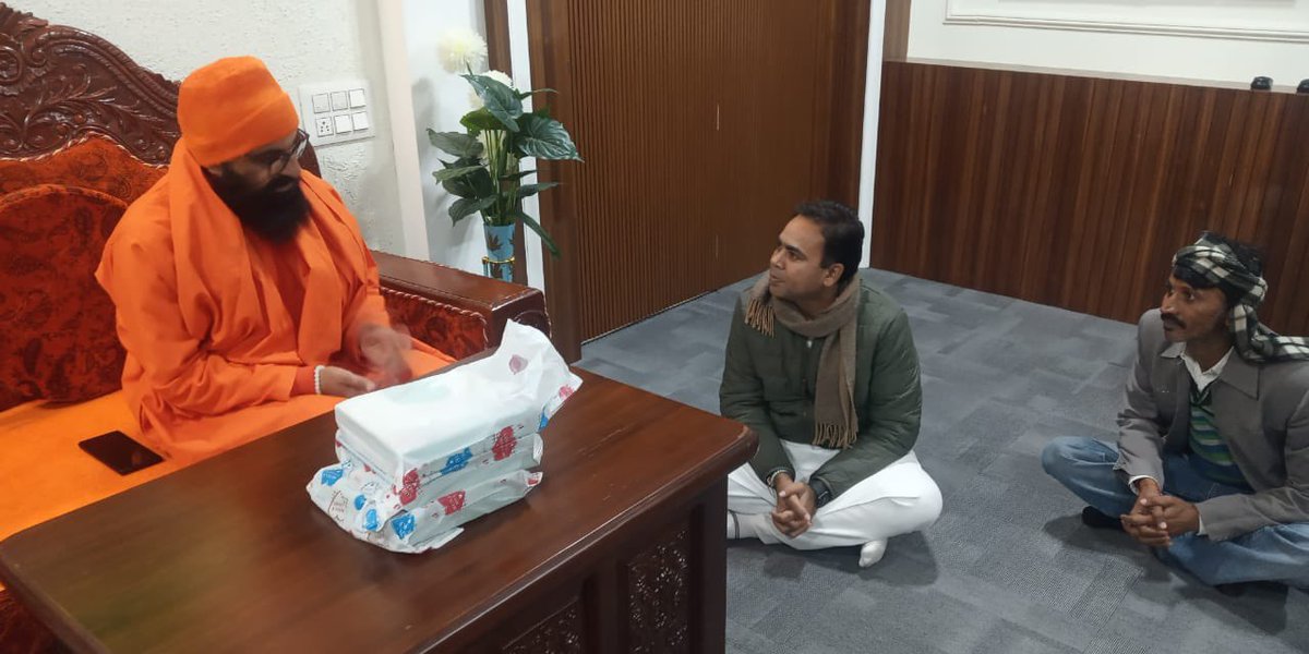 ShishpalKerwala's tweet photo. आज लोहड़ी के पावन पर्व पर सिरसा ब्लॉक समिति के नवनियुक्त चैयरमैन कृष्ण कुमार जी के साथ डेरा बाबा भूमणशाह जी के गद्दीनशीन संत श्री बाबा ब्रह्मदास जी का आशीर्वाद लिया एवं लोहड़ी एवं मकर सक्रांति पर्व की बधाई दी। https://t.co/CpSJIGyWbt