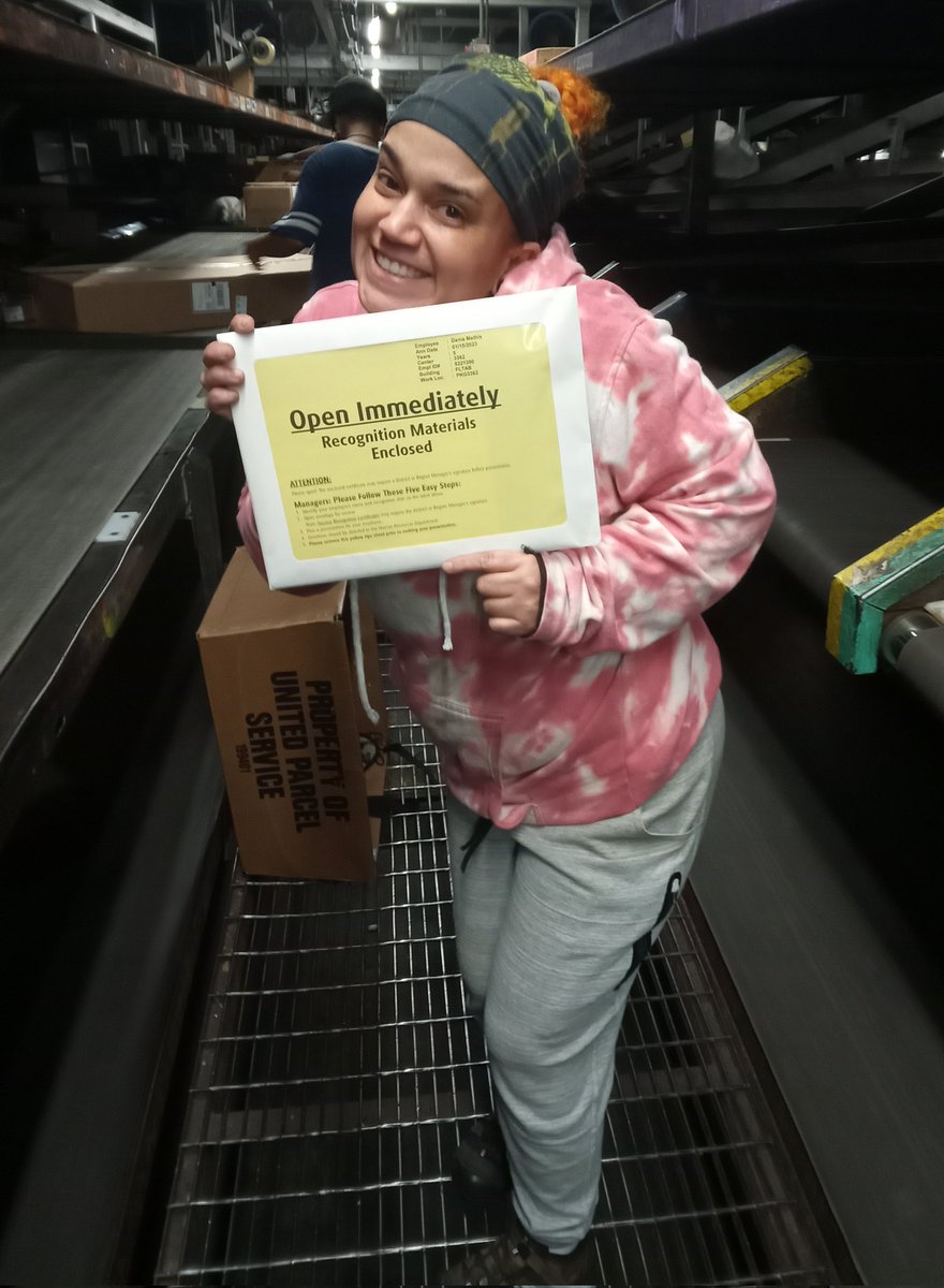 SoutheastUps's tweet photo. Congratulations to Dania Mathis (left) for 5 years of service to UPS.  Way to go Donia!!  Next, our Tampa Preload team recognizes Ezekiel Poleon for his hard work he does for UPS everyday he is here.  Great job Zeke!!  Safety is first and foremost in Tampa!
#RecognitionAndSafety https://t.co/xshk8tytoj