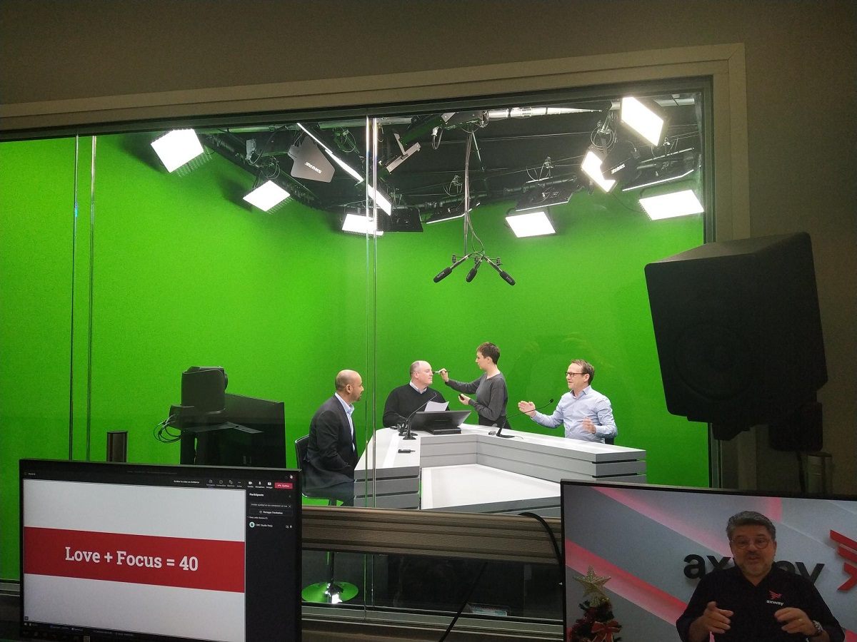 Axway's tweet photo. Yesterday, we kicked off the year with our annual #AKO. Employees from around the world tuned in for a virtual event, featuring keynote speaker @FredReichheld, creator of the Net Promoter System. Check out these behind-the-scenes pics!

#AKO2023 #BetterTogether #CustomerLove #NPS https://t.co/U1ePRu0Tkj