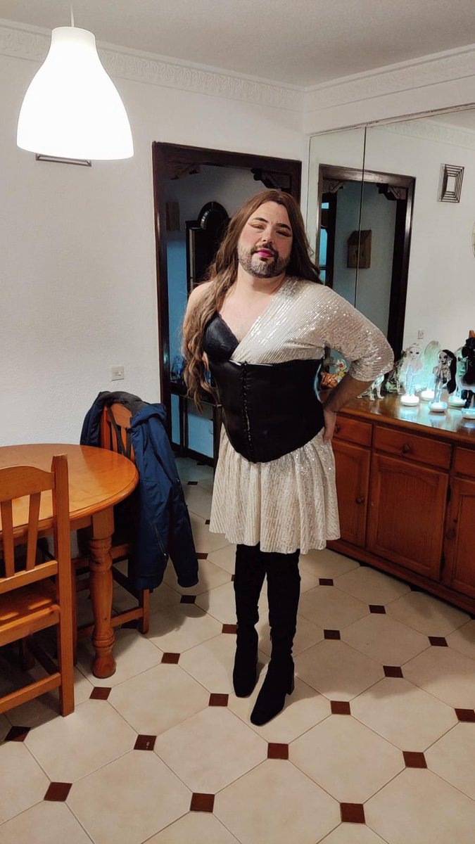 Yorch_BC's tweet photo. Lula Mindundi, de andar por casa #dragqueen #beardedqueen https://t.co/3041hrVpbs