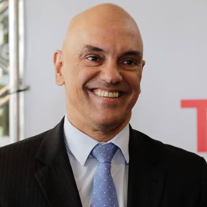 choquei's tweet photo. 🚨ACABOU: Alexandre de Moraes arquiva notícia-crime de Nikolas Ferreira contra o ministro da Justiça, Flávio Dino. Moraes diz que arquivou por conta da ausência de indícios mínimos da ocorrência de ilícito penal. https://t.co/kiXC2HWdFH