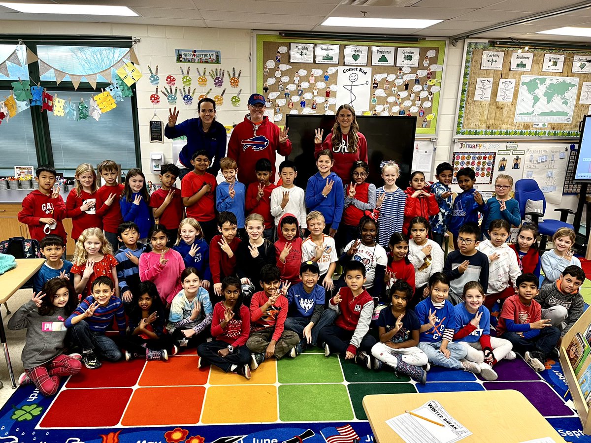 Cheering on Damar last week; ROOTING on OUR team this week!  #RULEYOURSCHOOL  <a href="/Bengals/">Cincinnati Bengals</a> <a href="/MasonSchools/">Mason City Schools</a>
