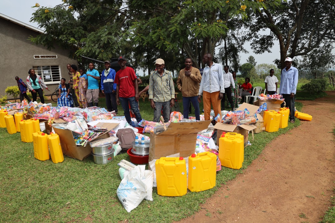 CaritasRwanda's tweet photo. January 11-13: Through its #ECDProject funded by @PlanRwanda, @CaritasRwanda distributed different materials to 258 ECDs from @GatsiboDistrict, @NyaruguruDistr and @BugeseraDistr. They include hygiene&kitchen materials, food supplements, toys&games to stimulate the child’s brain. https://t.co/ArPvjbnitz