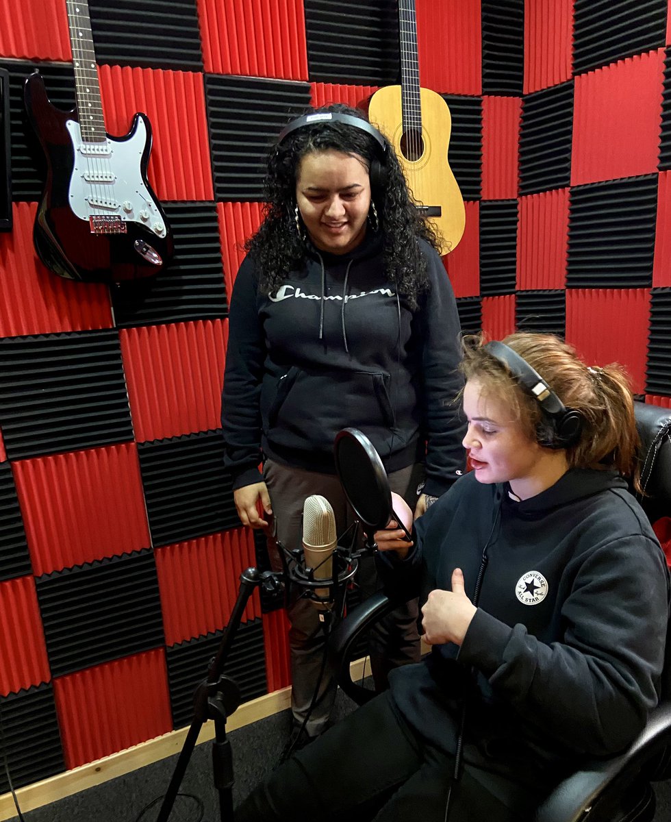 Leeds and Bradford link up tonight!
Unity Through Music ❤️🎶🎤 
@ UTM studios 
#youthmusic #unity #youthleaders #rap