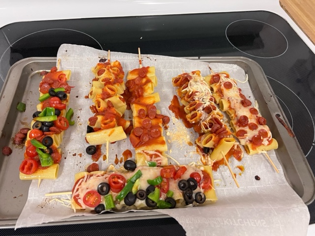 The Cooking Club enjoyed cooking a delicious recipe, "Pasta on a Stick". The food was donated by Spiro Tsirkas. Stacey Karathanais prepped and delivered ingredients so students cooked within the allotted time period. glencoveschools.org/site/default.a…
