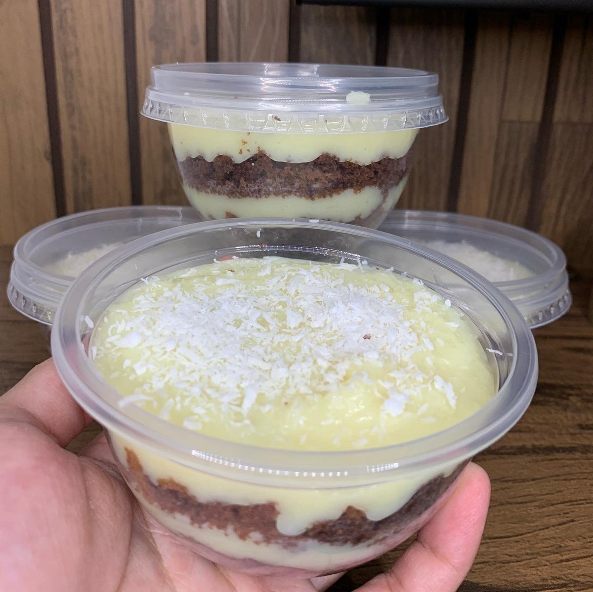 Hoje temos bolo no pote

Sabores:
- Chocolate
- Prestígio 

R$8,00 cada
