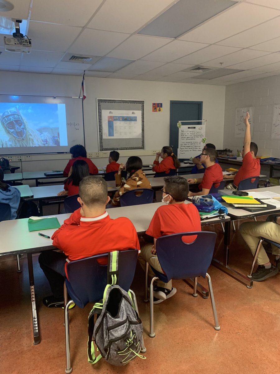 karras_ELMS's tweet image. 👏🏽❤️ Ms. Avila in the #Powerzone fostering great student feedback &amp;amp; #Recognizing our @Socorro_Middle Bulldogs using #FunFive @LYSNation #MakeTheirDay #BuildingALegacyOfExcellence ❤️👏🏽