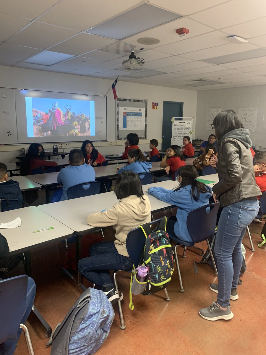 karras_ELMS's tweet image. 👏🏽❤️ Ms. Avila in the #Powerzone fostering great student feedback &amp;amp; #Recognizing our @Socorro_Middle Bulldogs using #FunFive @LYSNation #MakeTheirDay #BuildingALegacyOfExcellence ❤️👏🏽