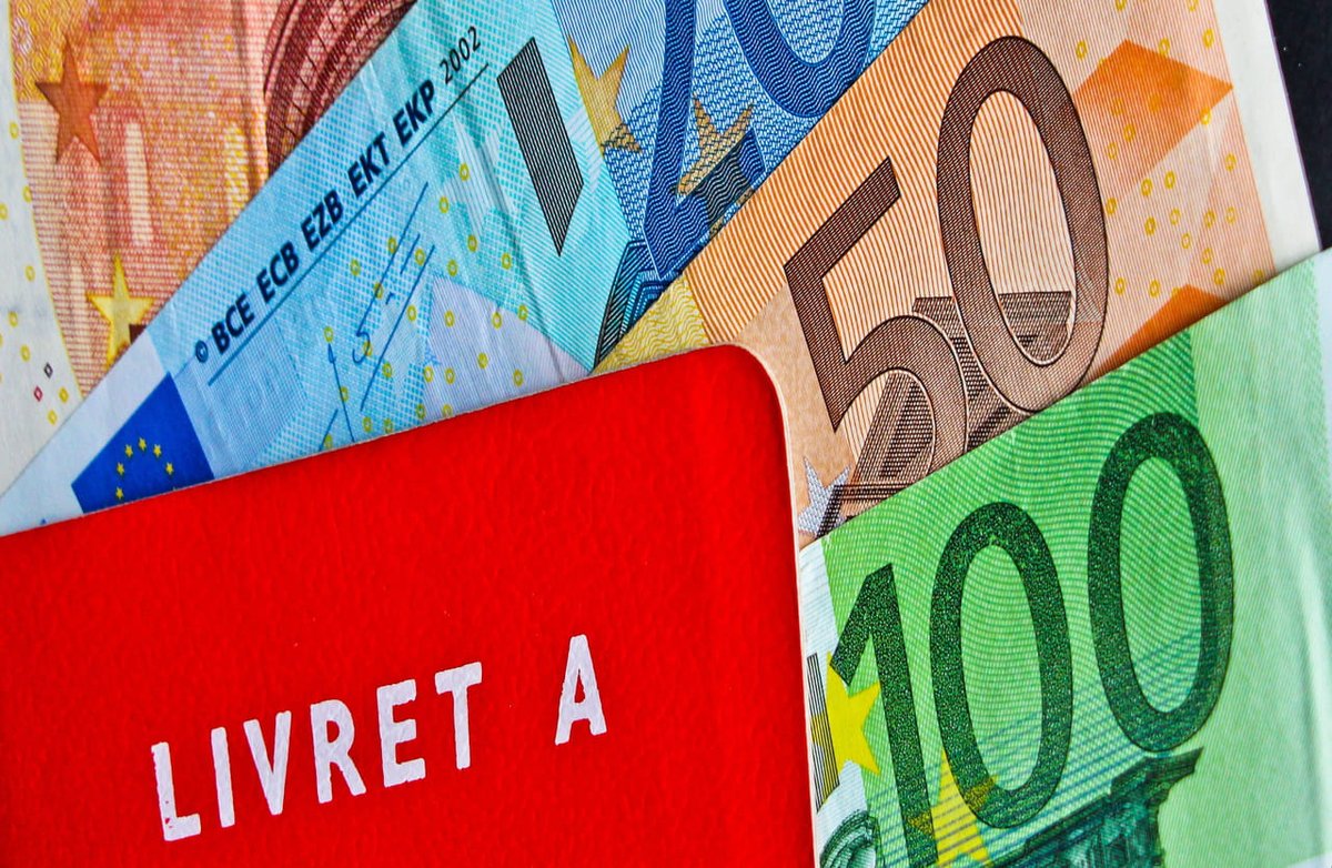 titrespresse's tweet image. (L'Internaute): #Livret A 2023 : le taux #augmente ! Quel gain dès le 1er février ? : LIVRET A. C'était annoncé, le taux du Livret A,le produit d'épargne préféré des Français, va augmenter au 1er février 2023. Il grimpe de 2% à.. titrespresse.com/3908242212/liv…