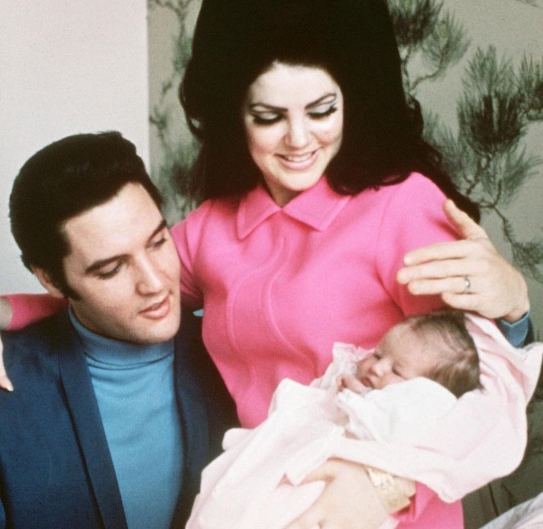 EduiTijerina's tweet photo. The #Presleys: #Elvis, #Priscilla y #LisaMarie... https://t.co/sCVsOqGWLH