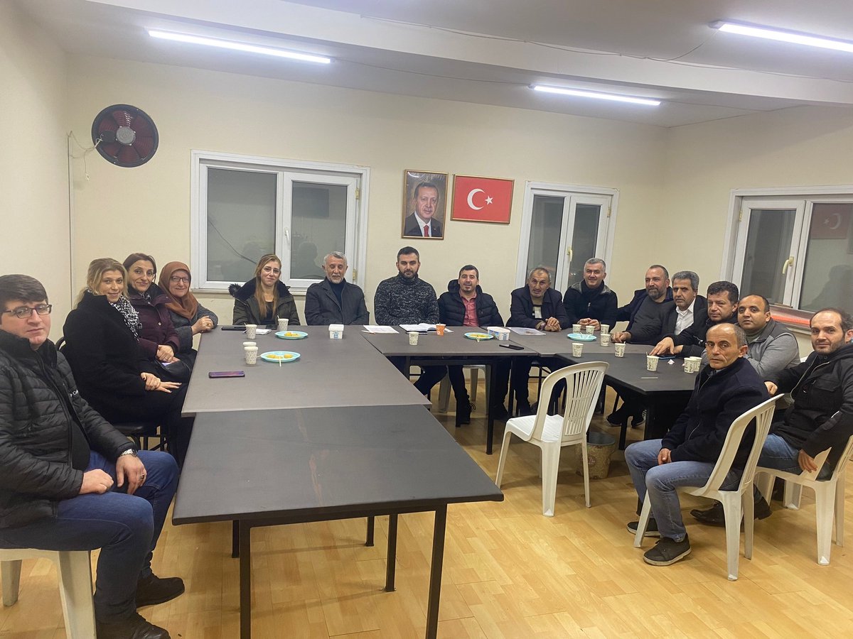 Ak parti Zeytinburnu Merkezefendi Mahallesi olarak haftalık olağan toplantımızı gerçekleştirdik hayırlara vesile olsun inşAllah
@akzeytinburnu
@osmannnurika
@SayimMadak
@selamidelibalta
@omerekin73
@turgutozturk59
@Boztepe_Husna