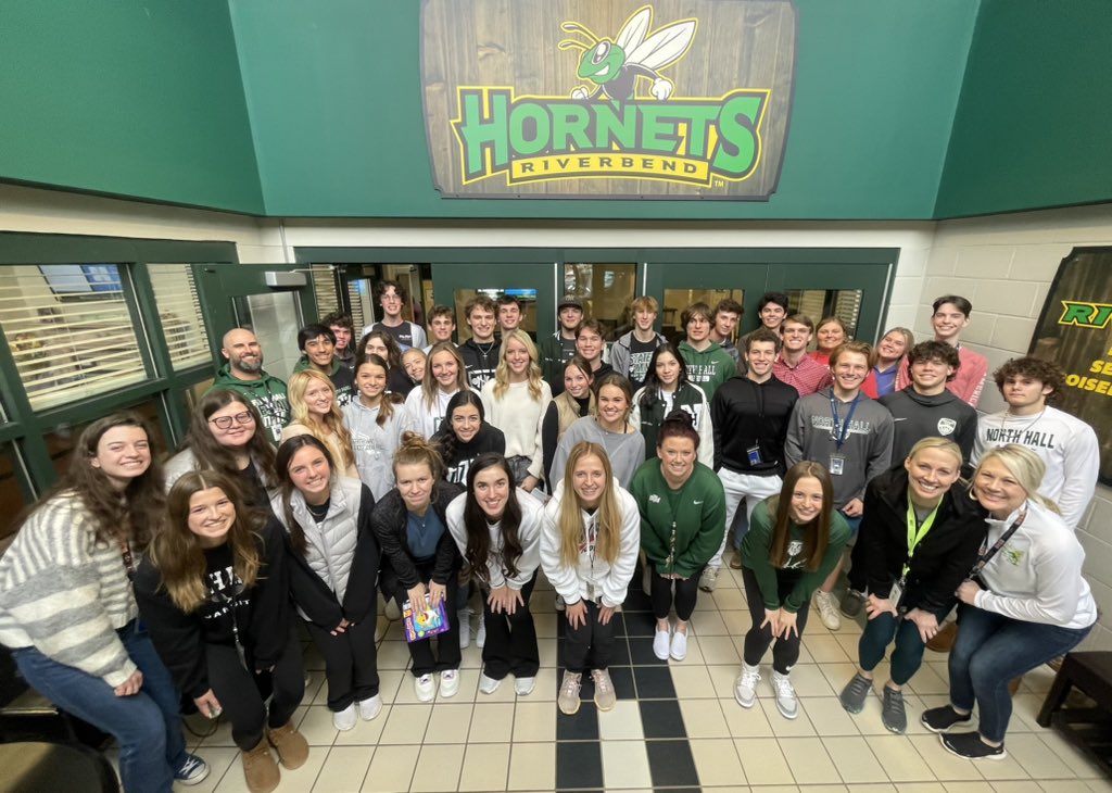 NTH_Athletics's tweet photo. NHHS Athletics Captains Table student athletes enjoying a great day with @riverbendes discussing #Character #Passion #Together and being a positive contribution to our classrooms and families!

Love this place 💚

#ONEnorthhall
#ClusterPower https://t.co/lisVUPVIVo